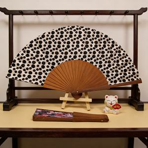 Ventiladores Mini Portátiles de Alta Calidad al por Mayor, Ventilador de Mano Plegable de Bambú con Logotipo Personalizado para Actividades Promocionales - Product Image 1