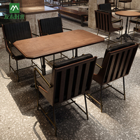 Ensembles de tables et chaises de bistrot et de restaurant en bois et métal, style industriel vintage, durables et écologiques, pour la vente en gros