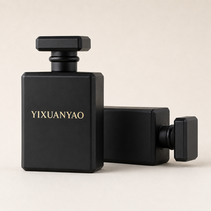 Botella <span class=keywords><strong>de</strong></span> Perfume Cuadrada <span class=keywords><strong>de</strong></span> Vidrio Negro Mate <span class=keywords><strong>de</strong></span> 50 ml, Botella <span class=keywords><strong>de</strong></span> Spray Vacía, Logotipo Personalizado, Botella <span class=keywords><strong>de</strong></span> Fragancia <span class=keywords><strong>de</strong></span> Lujo, Botella <span class=keywords><strong>de</strong></span> Perfume - Product Image 1