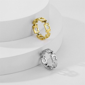 Anillo Personalizado con Letra CH, Joyería Personalizada, Acero Inoxidable 316L, Chapado en Oro, Anillos para Mujer - Product Image 4