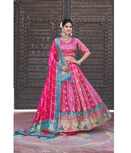 Ensemble Lehenga Choli pour femmes, conçu par des designers, lourdement brodé, pour mariage, fête, tenue de mariée - Product Image 6