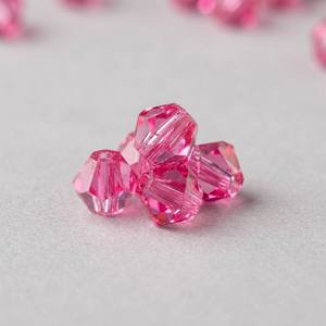 Strass à coudre Premium Rose Clair 4mm Facetté à dos plat, Haute Brillance, Écologique, Durable, Forme Diamant pour Robe de Haute Couture en Verre - Product Image 2