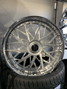 Llantas Forjadas LZT-1106 de Perfil Bajo 5x120.65 de 24, 26 y 28 Pulgadas para Impala, Caprice, Cutlass, Oldsmobile Caprice con Volante - Product Image 4