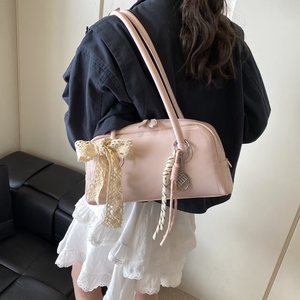 Sacs tendance et de niche pour femmes en 2025 : un sac polyvalent à porter à l'épaule et un sac coussin à main - Product Image 1