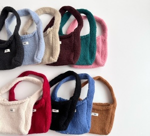 Korean Style Cute Knit Handbag <b>Sweet</b> Fashion Wrist Bag Versatile Autumn Winter Mini Knitted Tote Bag - Product Image 2