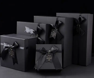 Boîte d'emballage cadeau rectangle en carton noir avec ruban pour cosmétiques avec logo personnalisé direct usine - Product Image 2