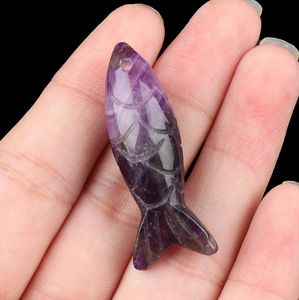 Colgante de Pez Pequeño Tridimensional Tallado en Piedra Semipreciosa de Cristal Natural, Ojo de Tigre, Estilo Vintage Jinhua, Novedad Transfronteriza - Product Image 6