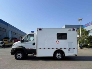 4x4 Tout-terrain, conduite à droite (RHD) et à gauche (LHD), transmission automatique, ambulance médicale pour le transfert d'urgence de patients en soins intensifs - Product Image 4