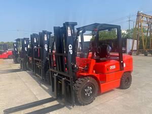 Carretilla elevadora diésel de <span class=keywords><strong>3</strong></span>,<span class=keywords><strong>5</strong></span> toneladas con mástil de <span class=keywords><strong>3</strong></span> etapas de cambio lateral 4,<span class=keywords><strong>5</strong></span> metros de altura de elevación para industrias de restaurantes - Product Image 4