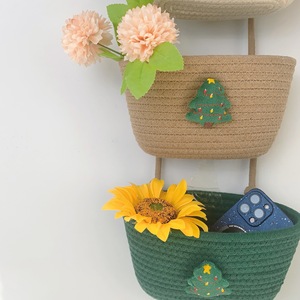 Cesta de almacenamiento colgante de tres niveles, organizador de pared de algodón para sala de estar con diseño de árbol de Navidad - Product Image 2