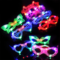 Lunettes LED 7 formes 6 LED Lumineuses dans le noir Fournitures de fête Cadeau pour enfants Adultes Lunettes lumineuses pour anniversaire Noël
