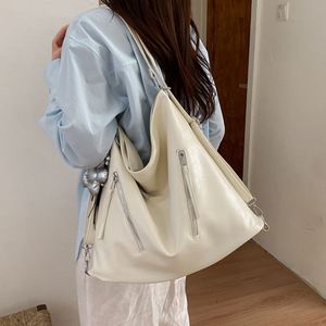 Sac hobo souple pour femme, grande capacité, en cuir PU, sac à bandoulière, sac à main décontracté pour tous les jours - Product Image 1
