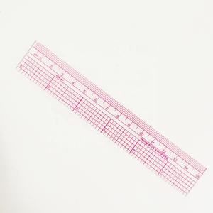 Mini Righello Dritto 15cm 6 Pollici, Linee Rosse Trasparenti, Spessore 1,2mm, Materiale Plastico, Miglior Strumento per Modellismo e Design di Moda - Product Image 4