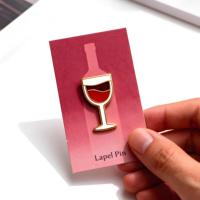 Épinglette en émail personnalisée sur le thème du pot de miel, du vin et du chat, badge métallique personnalisé pour sacs et accessoires vestimentaires