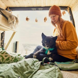 <span class=keywords><strong>Hurtta</strong></span> <span class=keywords><strong>Pettorina</strong></span> <span class=keywords><strong>Casual</strong></span> Eco-friendly in Neoprene per Cani, Fantasia Tinta Unita con Nastri alla Moda, Colore Cinnamon, Taglia 24-28 Pollici, per Razze Piccole - Product Image 5