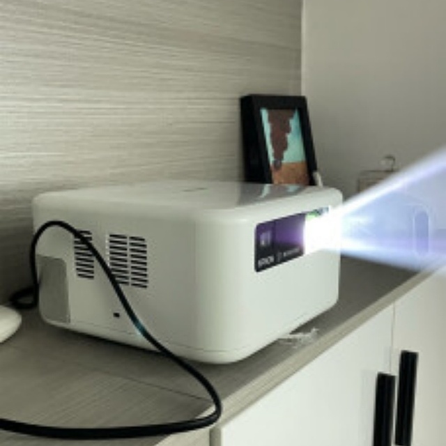 Native 1080P Resolution, Real 1000 Lumens, 0.62-inch Chip E pson EF-15W 3LCD Home Intelligent Laser Projector