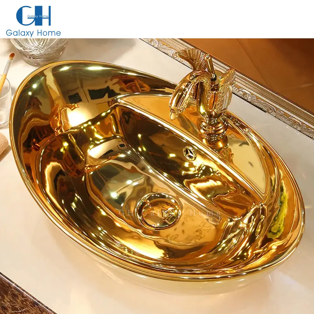 Lujo Golden Vanity Table Top Lavabo Cerámica Arte Oval Galvanizado Baño Recipiente Fregadero con Diseño Adornado