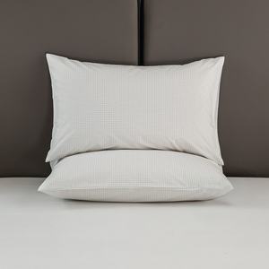 Taie d'oreiller rectangulaire en coton biologique (90%) et fibres d'argent (10%), jetable, tricotée, lavable, pour usage domestique et hôtelier - Product Image 2