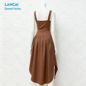 Vestidos midi cruzados de rayón para mujer, de corte holgado, sin mangas, con bordado floral y cinturón, para fabricación de prendas de vestir con corte y confección. - Product Image 3