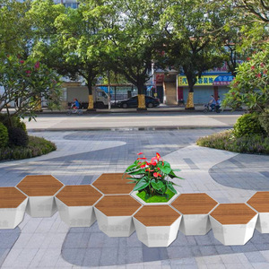 Banc hexagonal en plastique pour centre commercial avec finition imitation bois, siège extérieur durable pour exposition en centre commercial - Product Image 2