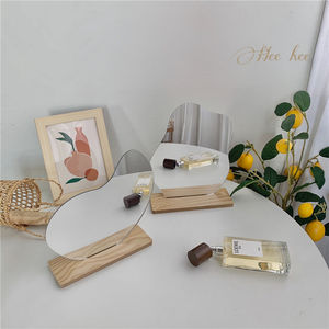 Espejo de tocador acrílico de escritorio Irregular de Veracidad De 3MM de espesor, espejo de maquillaje de mesa con base de madera - Product Image 1