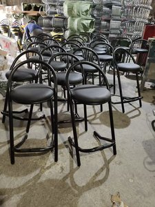 Alinunu Wholesales 2024 <span class=keywords><strong>Tabouret</strong></span> <span class=keywords><strong>de</strong></span> <span class=keywords><strong>bar</strong></span> <span class=keywords><strong>moderne</strong></span> en métal <span class=keywords><strong>noir</strong></span> pliable et rond <span class=keywords><strong>de</strong></span> nouveau design - Product Image 4