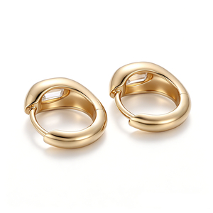 Aros de diamantes cultivados en laboratorio con corte esmeralda de 5*3 mm, juego de aretes de oro macizo de 18k, aretes de diseñador, fabricante de joyería personalizada. - Product Image 3