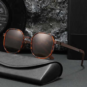 Venta al por mayor de moda logotipo personalizado TR90 plástico <span class=keywords><strong>acero</strong></span> polarizado cuadrado conducción UV400 gafas de sol - Product Image 1