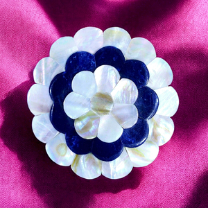 Miroir rond élégant et moderne fait main en nacre, artisanat international pour la décoration intérieure, salon, chambre à coucher, Inde - Product Image 1