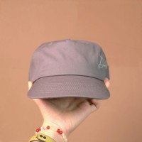 Casquette de baseball à 5 panneaux en coton pur, couleur unie, broderie de lettres personnalisée, visière courte, réglable avec velcro