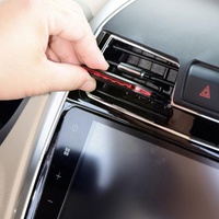 Diffuseur de climatiseur de voiture Clip de parfum Invisible pagaie sortie d'air Plug In désodorisant