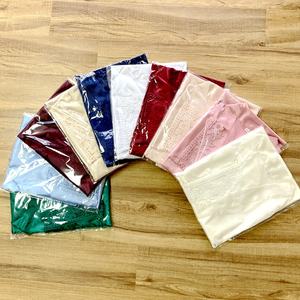 Robes en soie de luxe de haute qualité en gros pour femmes, <span class=keywords><strong>robe</strong></span> de mariée, <span class=keywords><strong>robe</strong></span> de <span class=keywords><strong>demoiselle</strong></span> <span class=keywords><strong>d</strong></span>'<span class=keywords><strong>honneur</strong></span>, <span class=keywords><strong>robe</strong></span> de satin pour fête de mariage, <span class=keywords><strong>robe</strong></span> de chambre avec bordure en dentelle, vêtements de nuit - Product Image 6