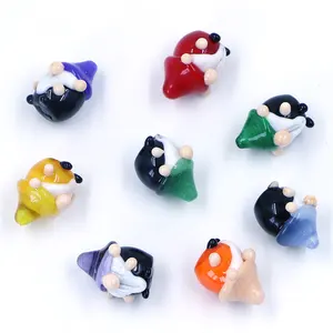 تمثال صغير على شكل قزم زجاجي مصغر بألوان قوس قزح لعيد الميلاد من مورانو - Product Image 2