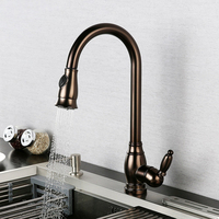Grifo de cocina de latón antiguo con rociador extraíble, acabado bronce aceitado, monomando, mezclador de lujo tradicional, venta al por mayor de fábrica en China