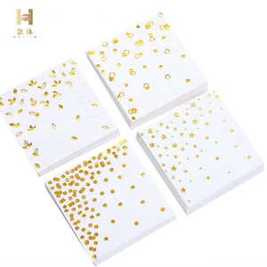 Servilletas de alta gama para hoteles y restaurantes con estampado en lámina dorada, ideales para fiestas de cumpleaños y otras ocasiones especiales. Estos - Product Image 1