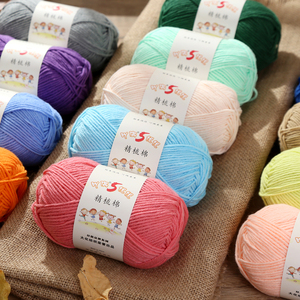 Vente en gros <span class=keywords><strong>pas</strong></span> <span class=keywords><strong>cher</strong></span> prix 5ply <span class=keywords><strong>Crochet</strong></span> fil à tricoter peigné lait <span class=keywords><strong>coton</strong></span> et acrylique mélangé teint à la main modèle de tricot pour le tissage - Product Image 5