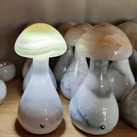 Lampes de table miniatures en marbre onyx naturel, très tendance 2026, pour la décoration intérieure et les mini-bars.