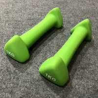 Haltères à tête triangulaire portables de vente directe d'usine poids libres enduits de néoprène colorés pour femmes hommes équipement de fitness
