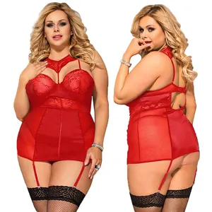 Comeondear pakaian pembentuk tubuh backless cup setengah ukuran besar merah set sabuk garter gathered lingerie seksi transparan renda