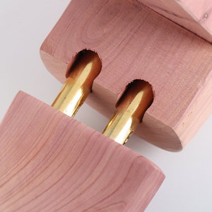 Embauchoirs en bois de cèdre avec ressort double tube et conception réglable pour la protection contre les plis, pour <span class=keywords><strong>chaussures</strong></span> en cuir homme et femme - Product Image 4