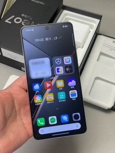 Realme Neo7 Turbo 5G Batteria da 7200mAh Display Gaming 144Hz Fotocamera OIS da 50MP Dimensity 9400e Impermeabile IP69 Design Trasparente - Product Image 2