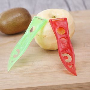 Éplucheur multifonctionnel portable en plastique pour fruits, légumes et pommes de terre - Product Image 4