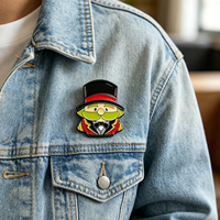 Broche personnalisée en émail pour homme, motif gentleman de cirque avec chapeau haut et grosse moustache, idéale pour les fans d'anime, cadeau et accessoire