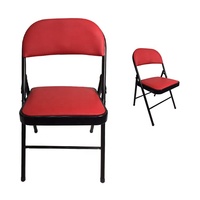 Chaise pliante en métal rembourrée rouge moderne pour les fêtes en plein air et les mariages pour les dîners