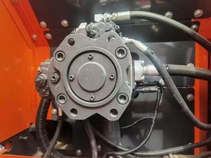 Excavadora de cadenas pesada usada Doosan DX225 de 22 toneladas con pocas horas de trabajo, motor Cummins y bomba de engranajes, maquinaria de excavación en venta - Product Image 6