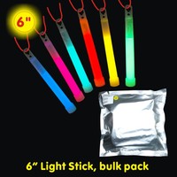 Bâtons lumineux phosphorescents de 6 pouces (15x150mm) en PE, 25 pièces, emballage en sac argenté, cadeaux promotionnels personnalisés en gros avec logo