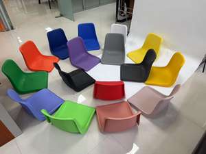 Chaises empilables modernes en plastique ergonomiques et durables avec plusieurs couleurs pour le bureau, l'école, la <span class=keywords><strong>salle</strong></span> <span class=keywords><strong>de</strong></span> classe, les salles <span class=keywords><strong>de</strong></span> conférence - Product Image 6