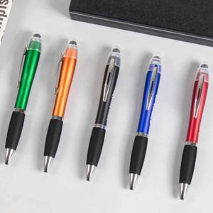 ปากกาลูกลื่นแบบมีไฟ LED สไตล์สปอร์ต ขนาดหัวเขียน 1.0 มม. วัสดุพลาสติก สลักโลโก้ตามสั่ง ขายดี - Product Image 5