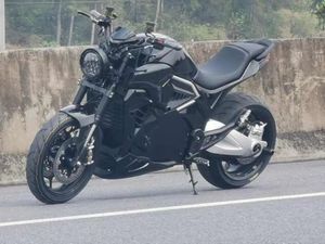 Motocicletas de Carreras de un Solo Brazo Oscilante con Motor de 15000W, Velocidad GPS de 140km/h, Voltaje de 72V, las Más Populares - Product Image 3