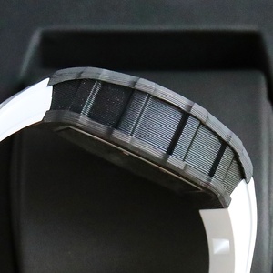 Reloj Negro para Hombre con la Última Tecnología y Maestría Artesanal, Esfera Integrada con <span class=keywords><strong>Diseño</strong></span> Calado, Detalles con Patrón de Mármol, Caja de Fibra de Carbono - Product Image 4
